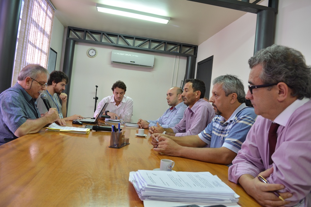 SESSÃO DE JULGAMENTO É ADIADA PARA SEGUNDA  - Três tentativas foram realizadas para encontrar o Prefeito Paulo