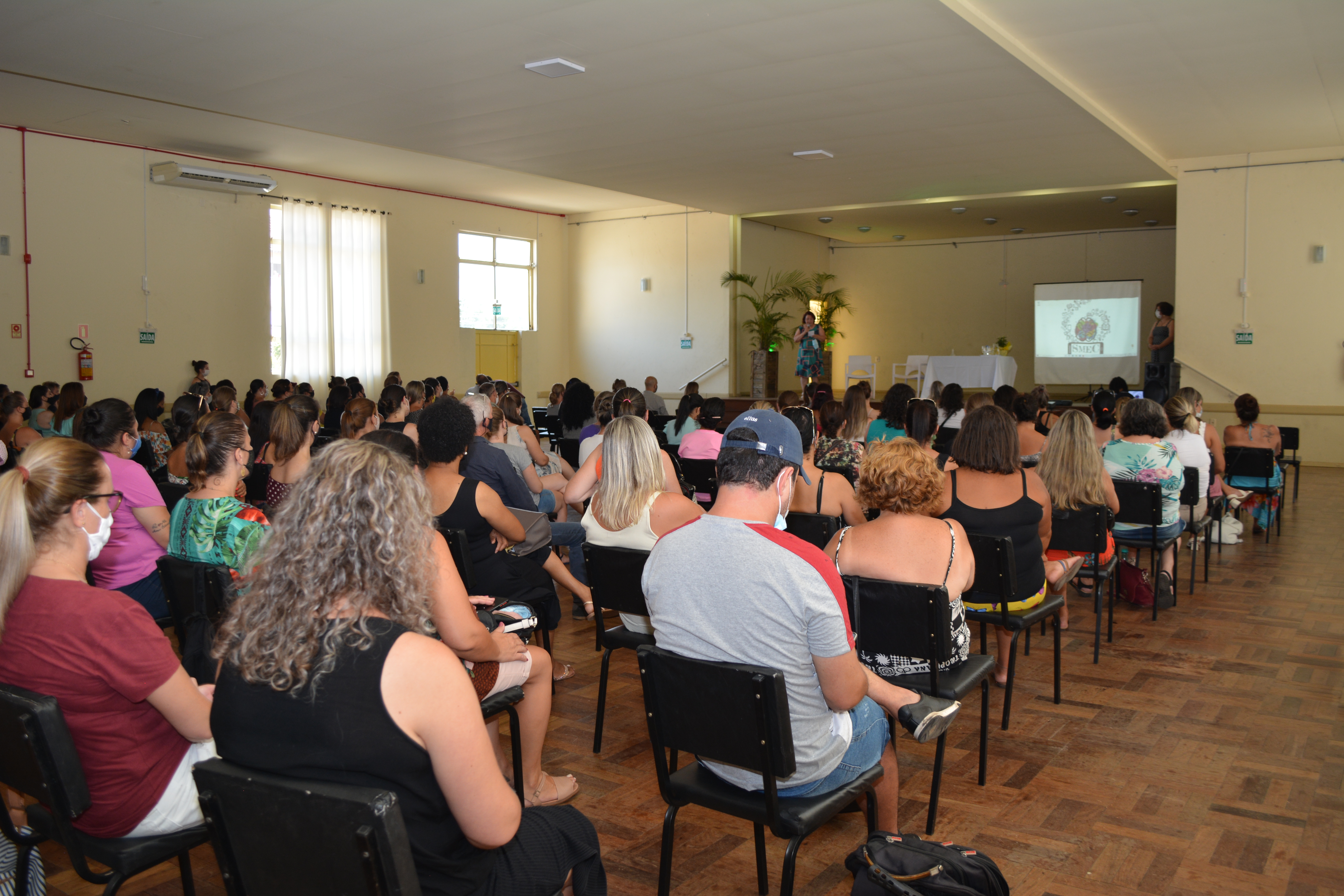 “Ser profissional da educação e a felicidade”, é tema de palestra para educadores do município
