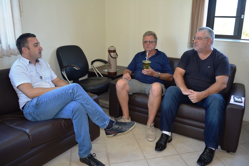 Assessor do Deputado Federal Pompeo visita o Presidente da Câmara