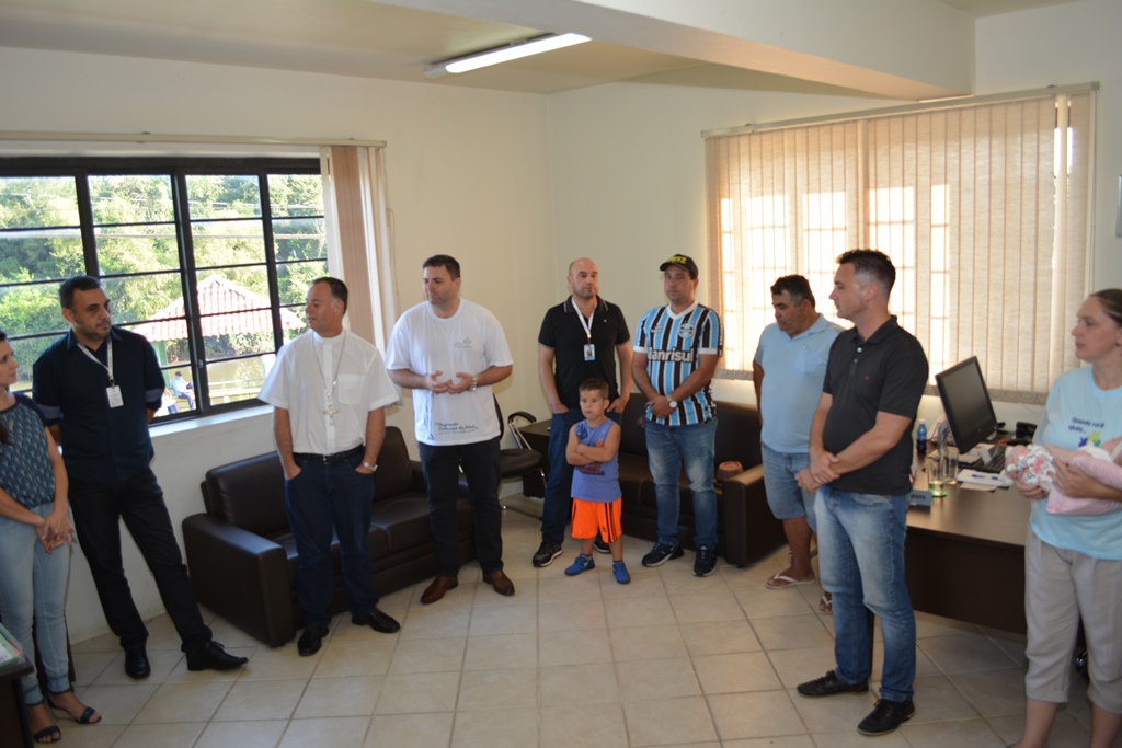 Bispo Carlos e Padre Ricardo visitam a Câmara