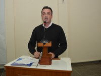 Cristiano Braatz consegue aprovação de lei isentando taxas para participação em concurso público