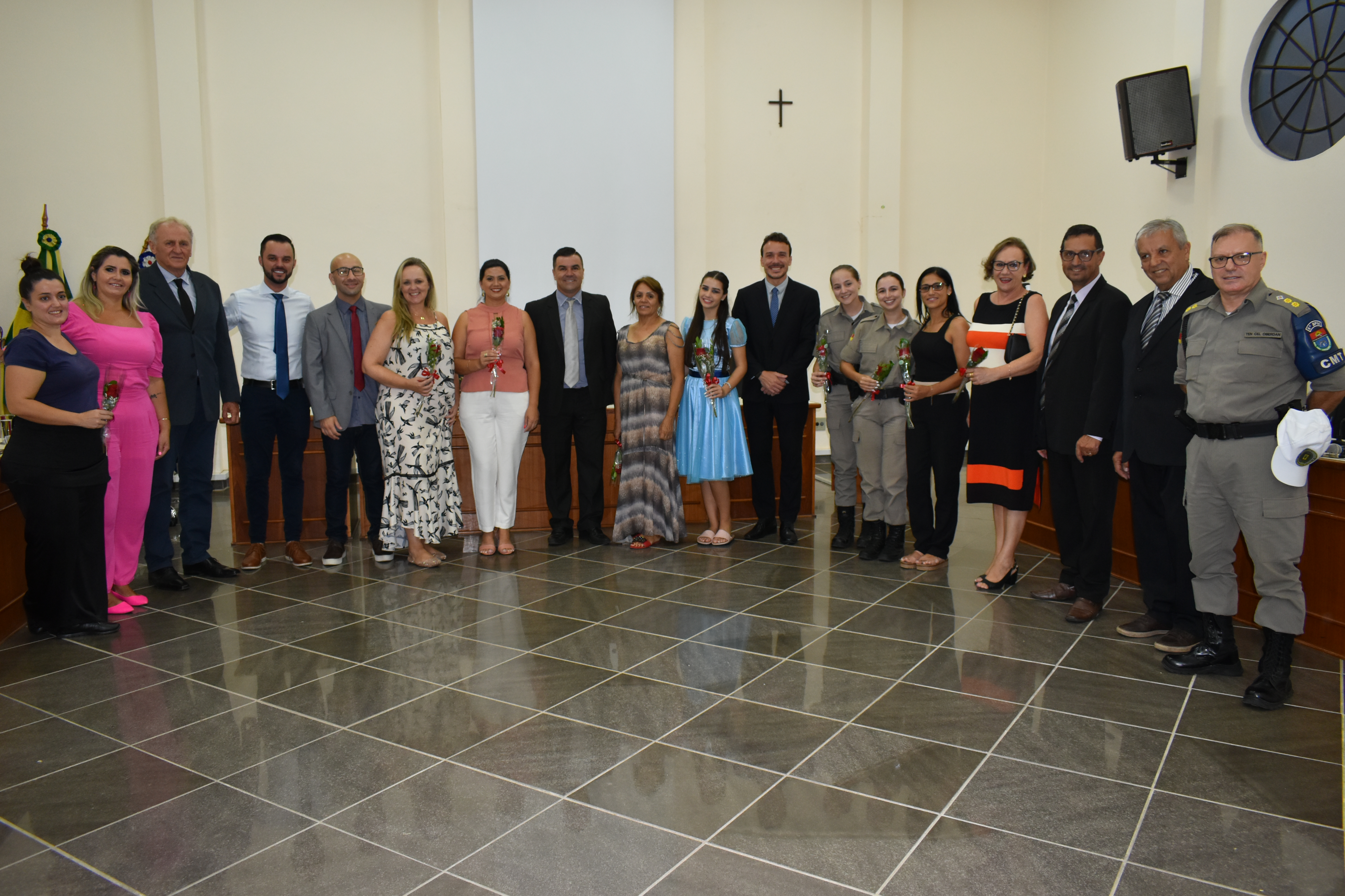 Câmara presta homenagem às mulheres