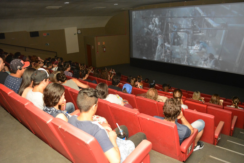 Caminhada e projeto Casa de Passagem, no Dia da Mulher