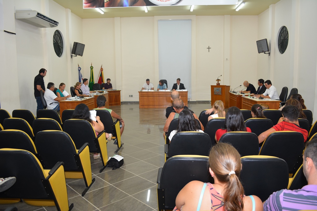 Clubes convidados à Câmara para debater paralisação dos campeonatos de futebol