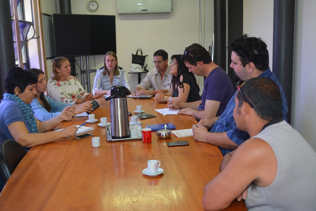Esgoto a céu aberto próximo à Escola, em Fortaleza: vereadores debatem saídas para o problema