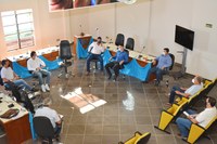 Manutenções das máquinas e das estradas do interior são debatidas em reunião com prefeito Zanatta