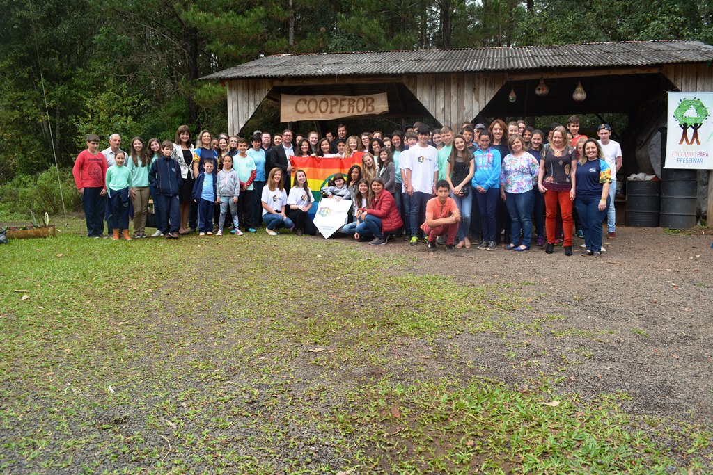 Nasce a COOPEROB, a primeira cooperativa escolar do Vale do Caí