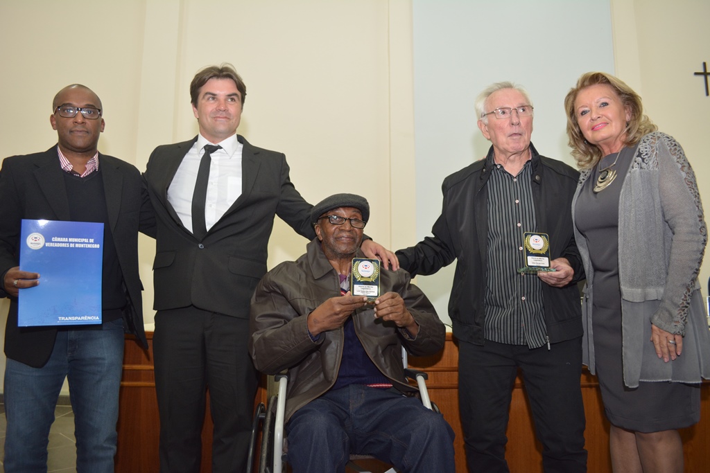 Noite de fortes emoções: Honra ao Mérito a Cilon Orth e Tadeu Bauru