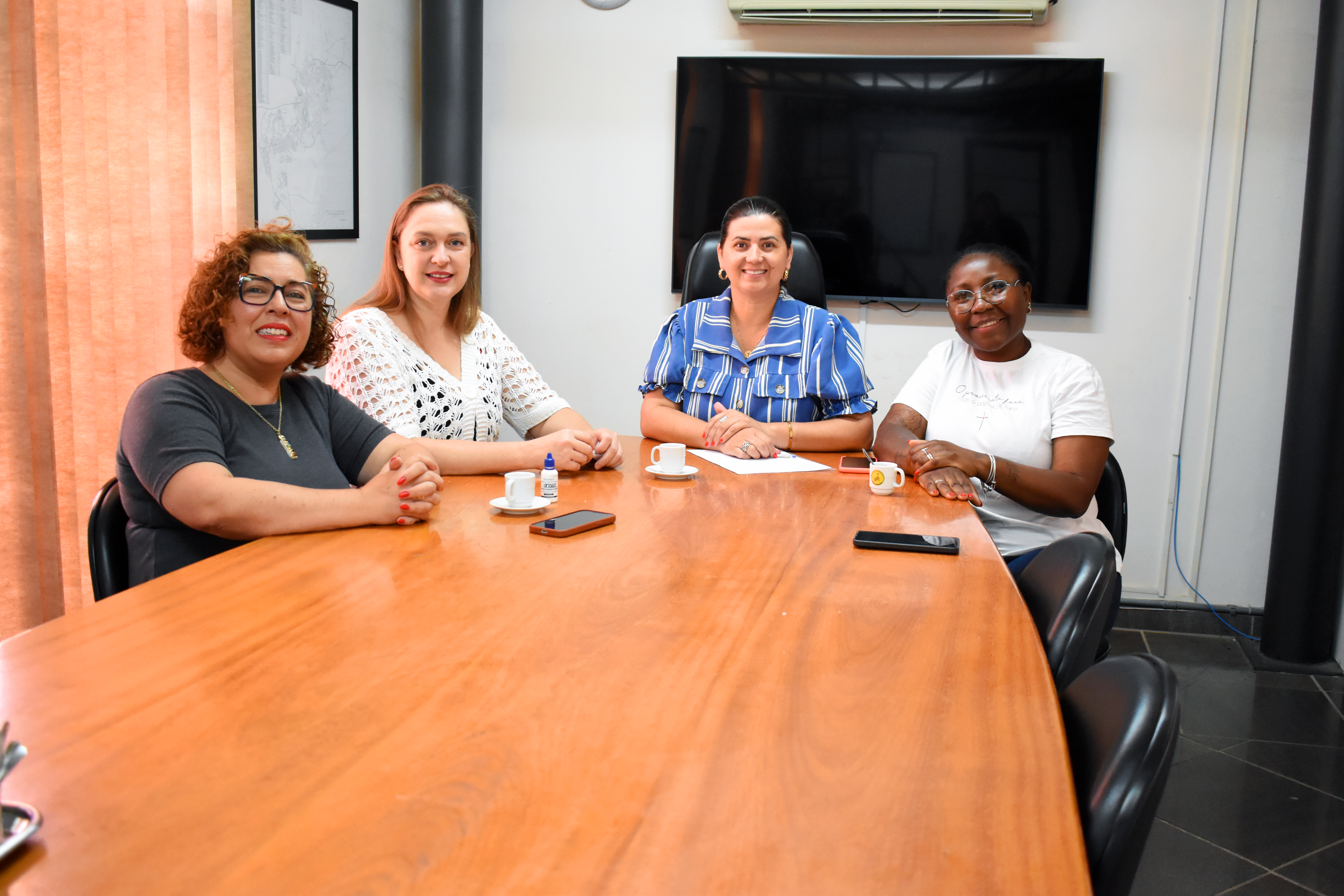 Nova mesa diretora realiza sua primeira reunião oficial em 2026