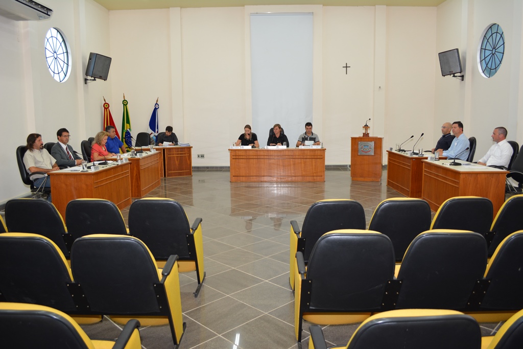 Novo presidente cobra um plano do Executivo para recuperar estradas 