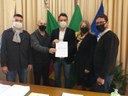 Plano Plurianual é entregue ao Executivo Municipal pela Comissão de Finanças e Orçamentos Plano Plurianual é entregue ao Executivo Municipal pela Comissão de Finanças e Orçamentos