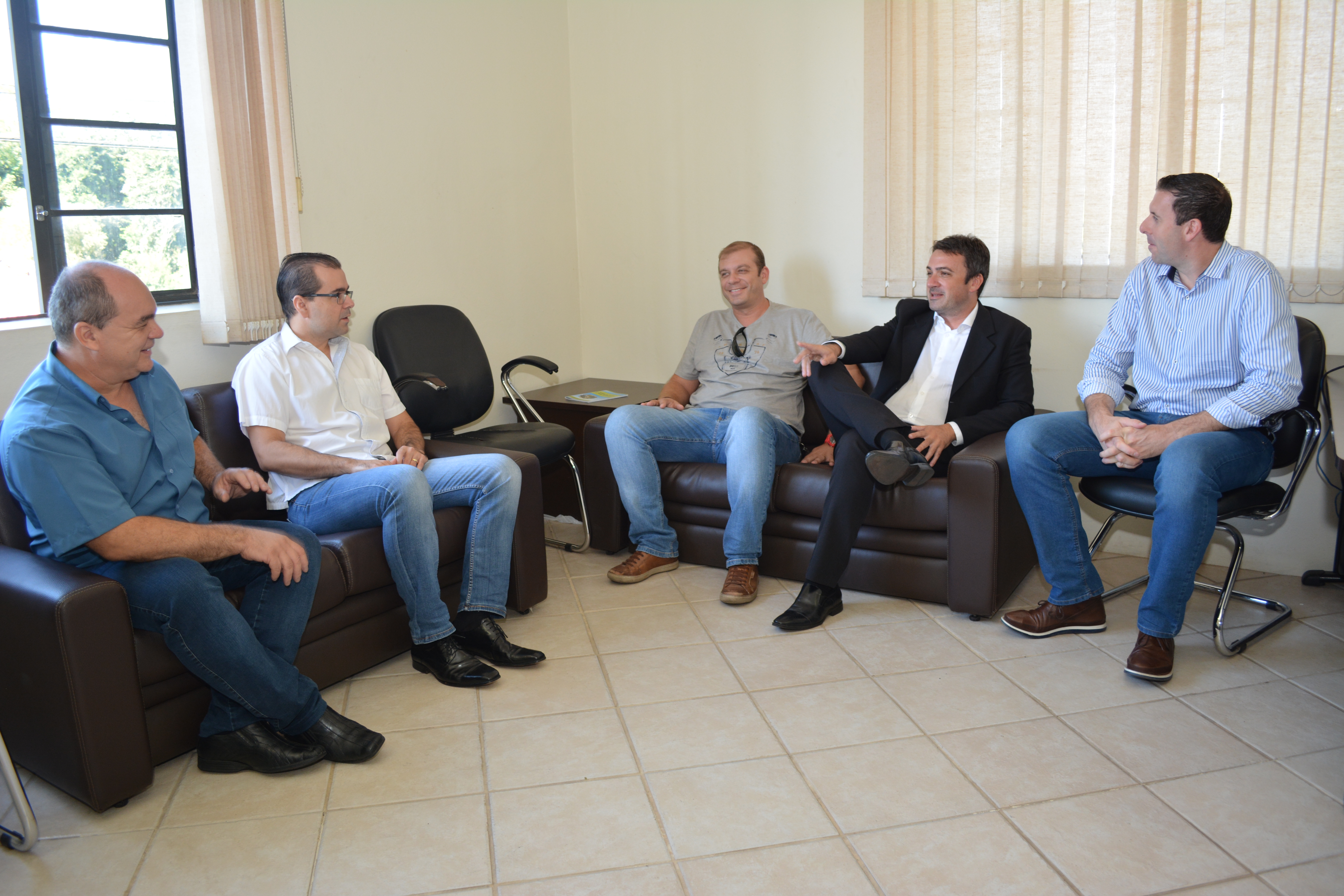 Presidente recebe Delegado de Polícia e Comissário, na Câmara 