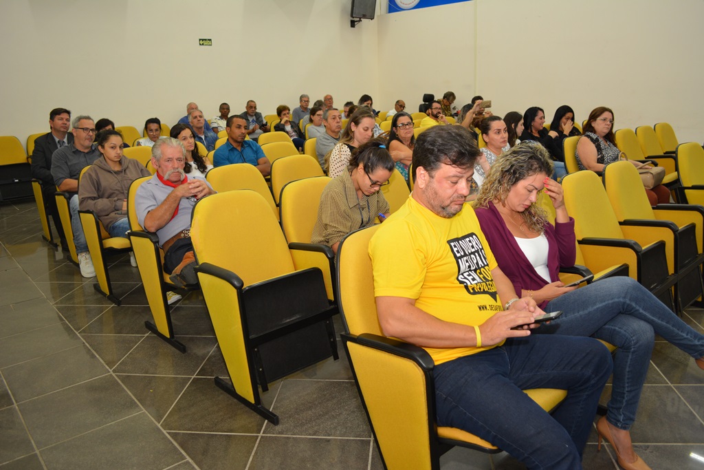 Proibir foguetes: debate na Câmara não chegou a um consenso