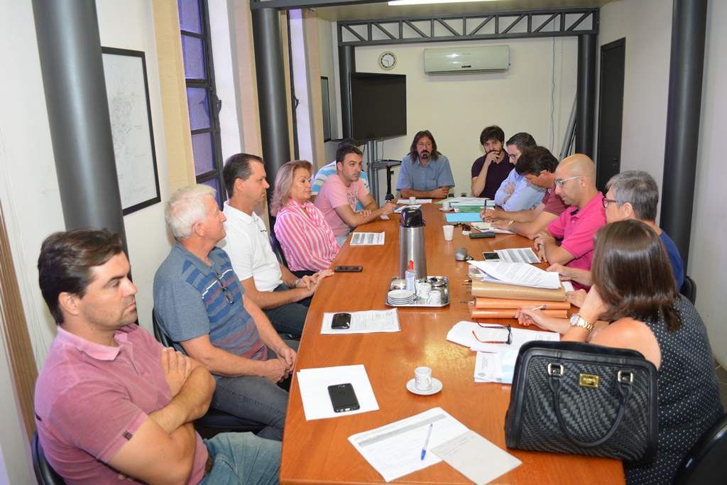 Projeto autoriza que o Município ceda empilhadeira à Ecocitrus