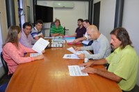 Projeto proibindo propaganda em postes e parada de ônibus será votado quinta-feira