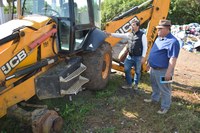 Retroescavadeira danificada em Potreiro Grande