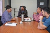 Rótula da Hans Varelmann: Cabelo cobra melhoria no pavimento e sinalização 