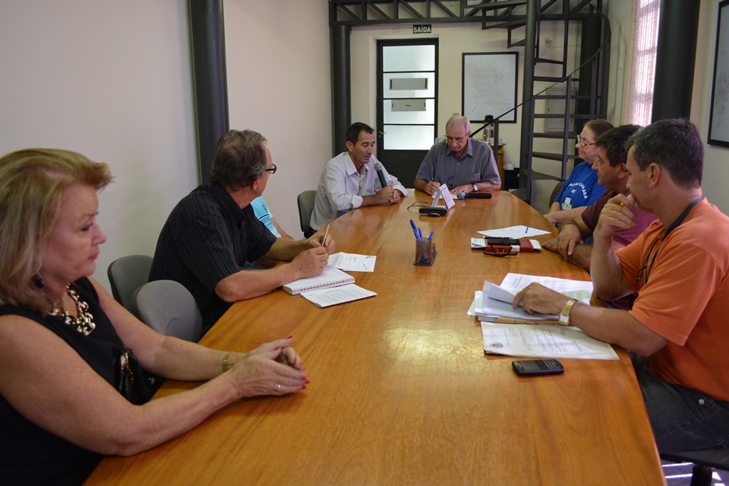 Serra Velha, Faxinal e Bairro São João: Vereadores e usuários debatem problemas nos horários de ônibus 