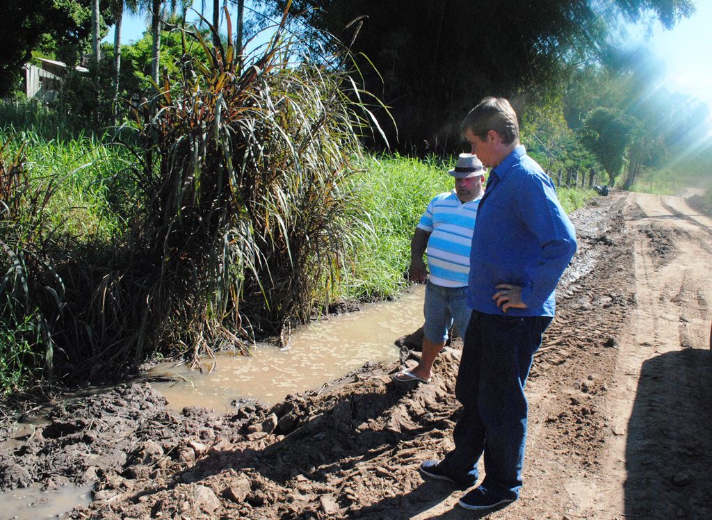 Serra Velha:  Moradores chamam Vereadores para um forte desabafo sobre os problemas nas estradas