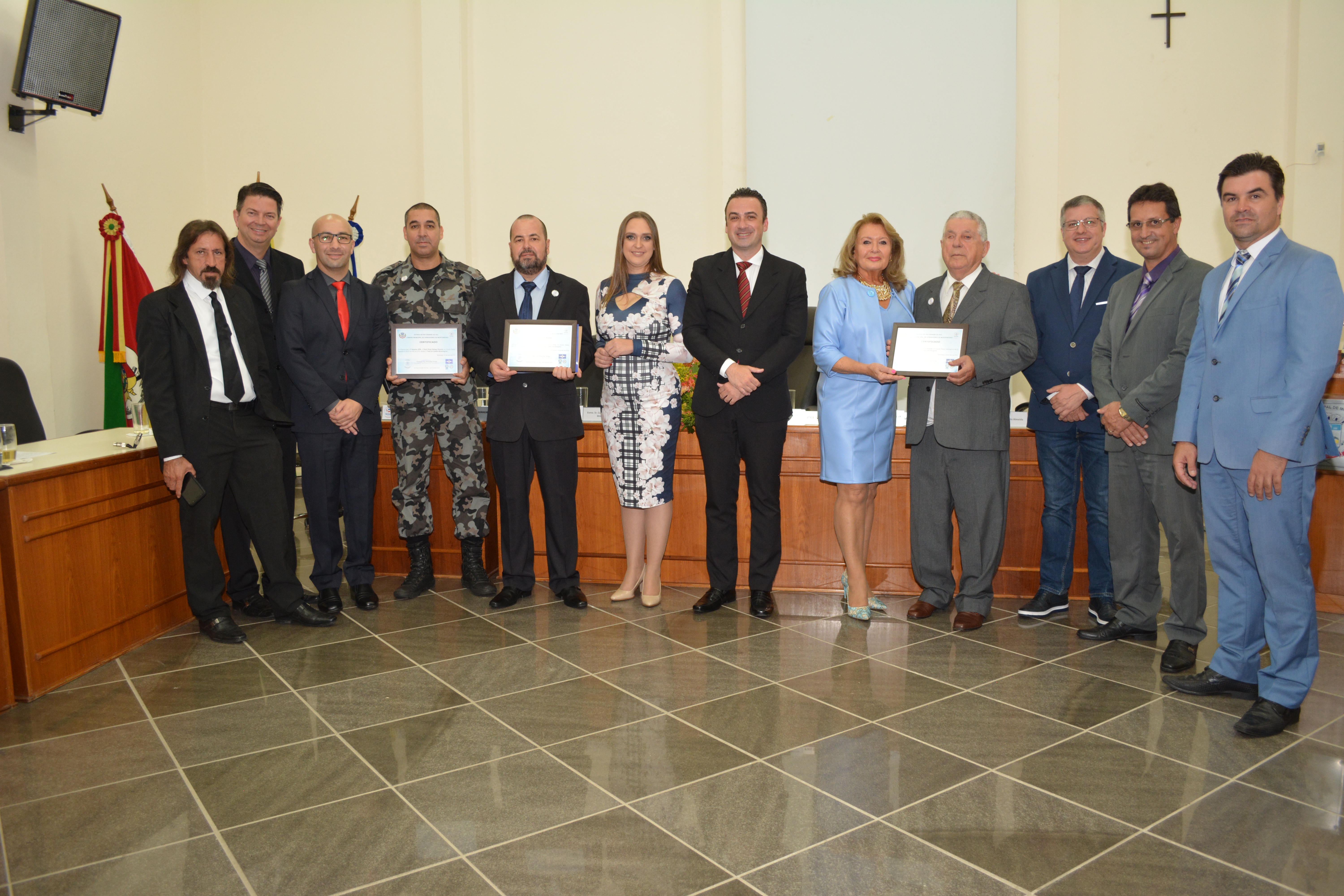 Sessão da Câmara lotada para prestigiar os novos Cidadãos Montenegrinos 