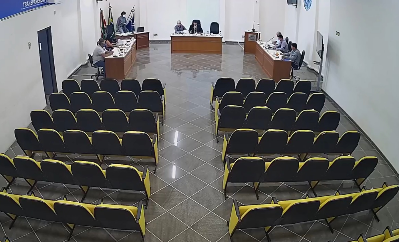 Sessão ordinária em novo horário e três pedidos de informação aprovados