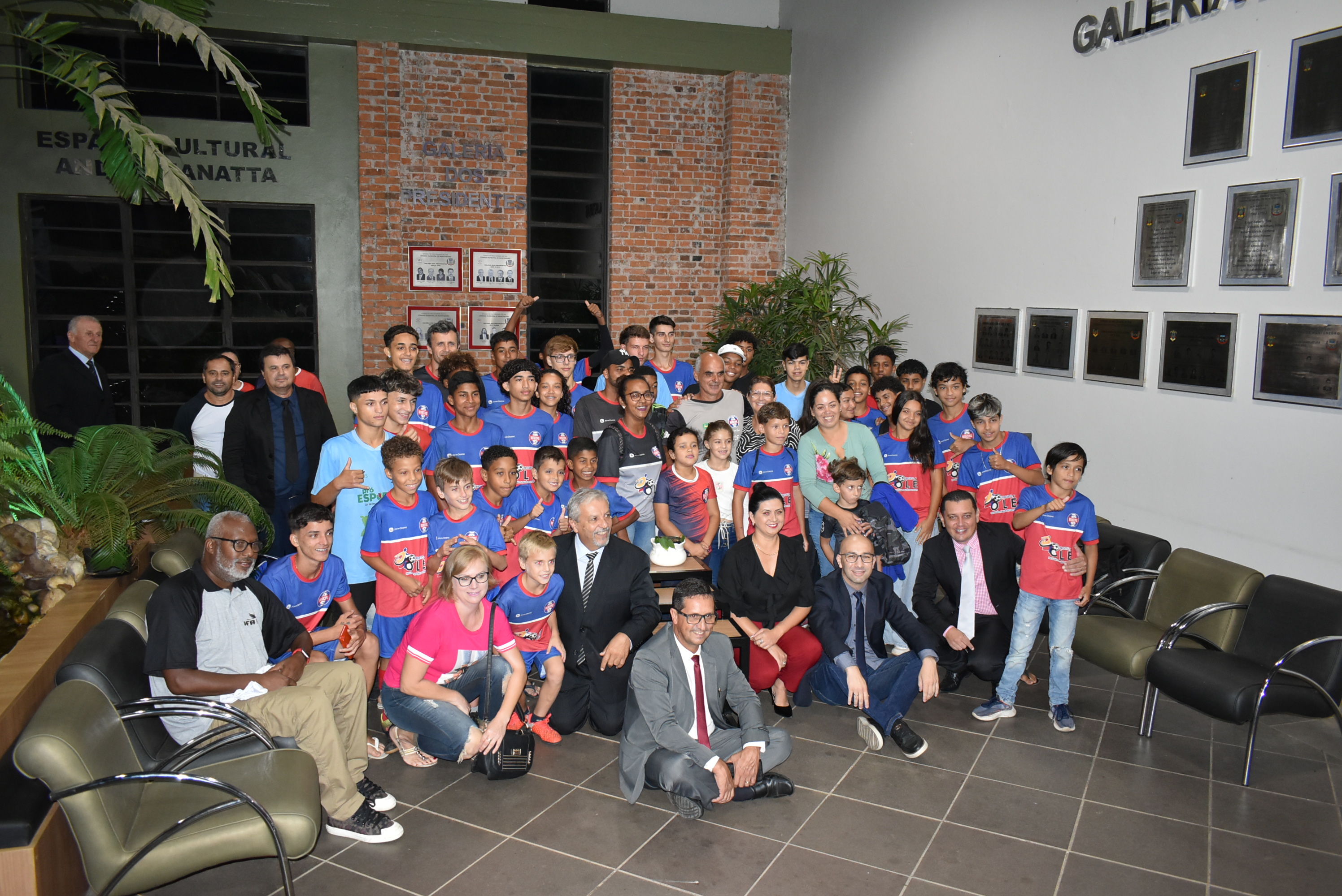 Sessão Solene na Câmara Municipal de Vereadores Homenageia o Grêmio Esportivo Municipal