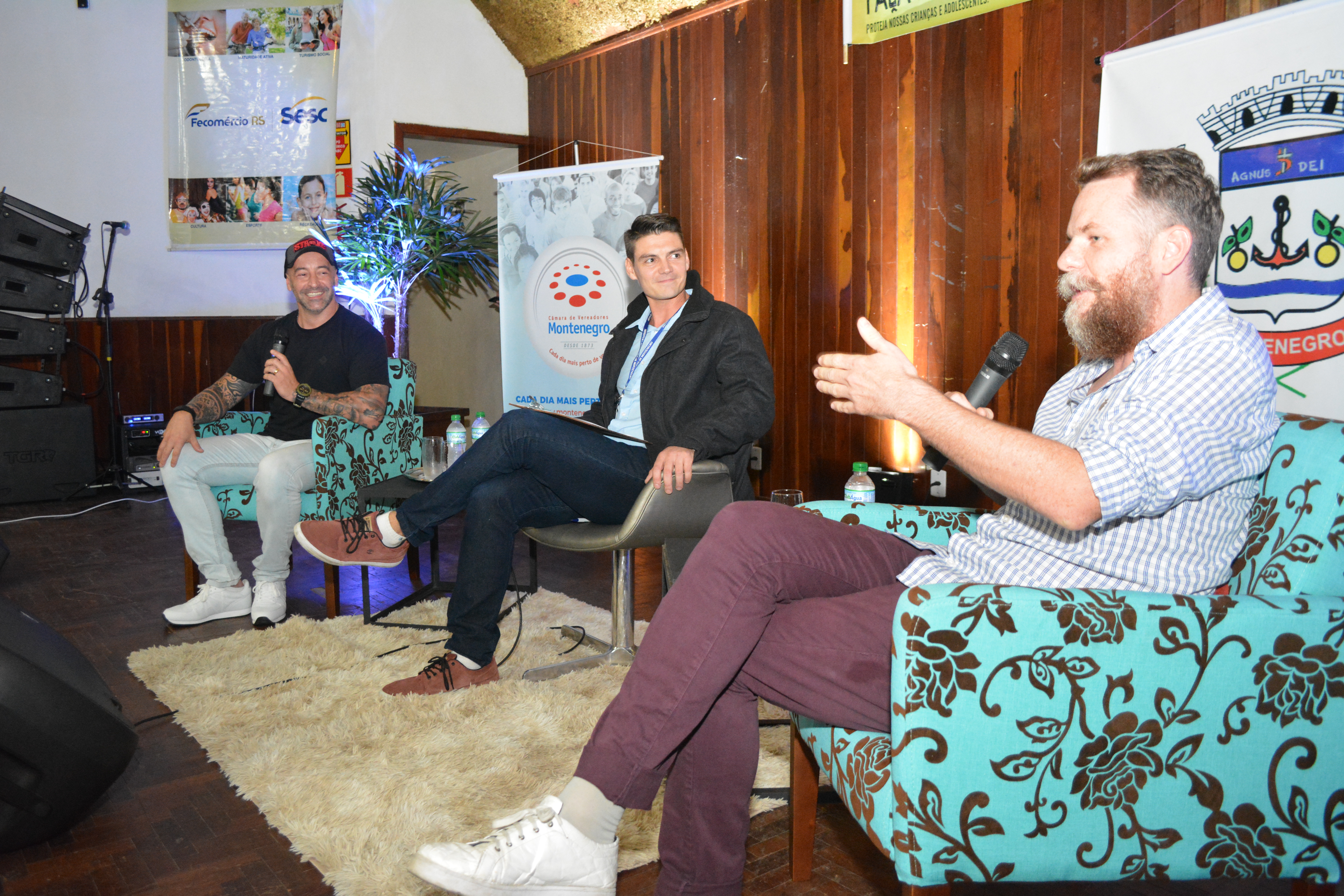 Uma tonelada de alimentos arrecadada no evento com Marcos Piangers e Cris Pereira 