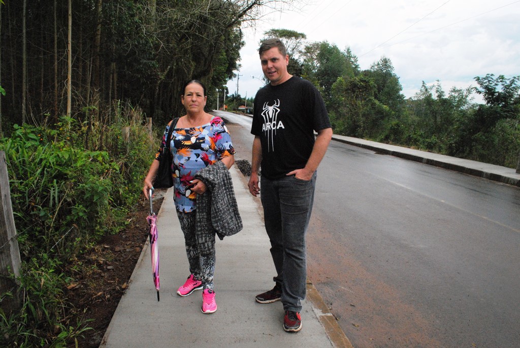 Vereador fiscaliza trabalhos nas Ruas Getúlio Vargas, Ernesto Zietlow e situação em Alfama