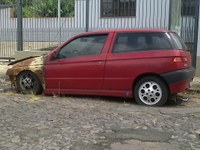 Vereadora Camila defende solução para veículos abandonados nas ruas