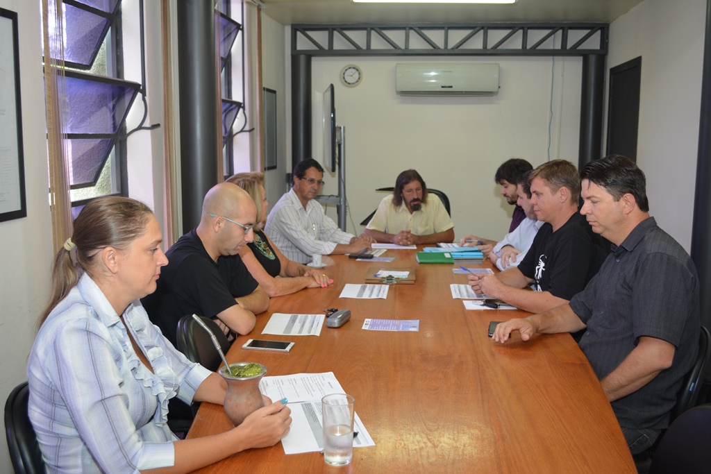 Vereadores querem saber se realmente houve “calote” no pagamento da limpeza pública
