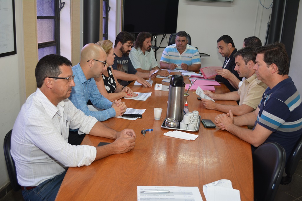 Vereadores votam projeto para garantir o ano letivo em 2019