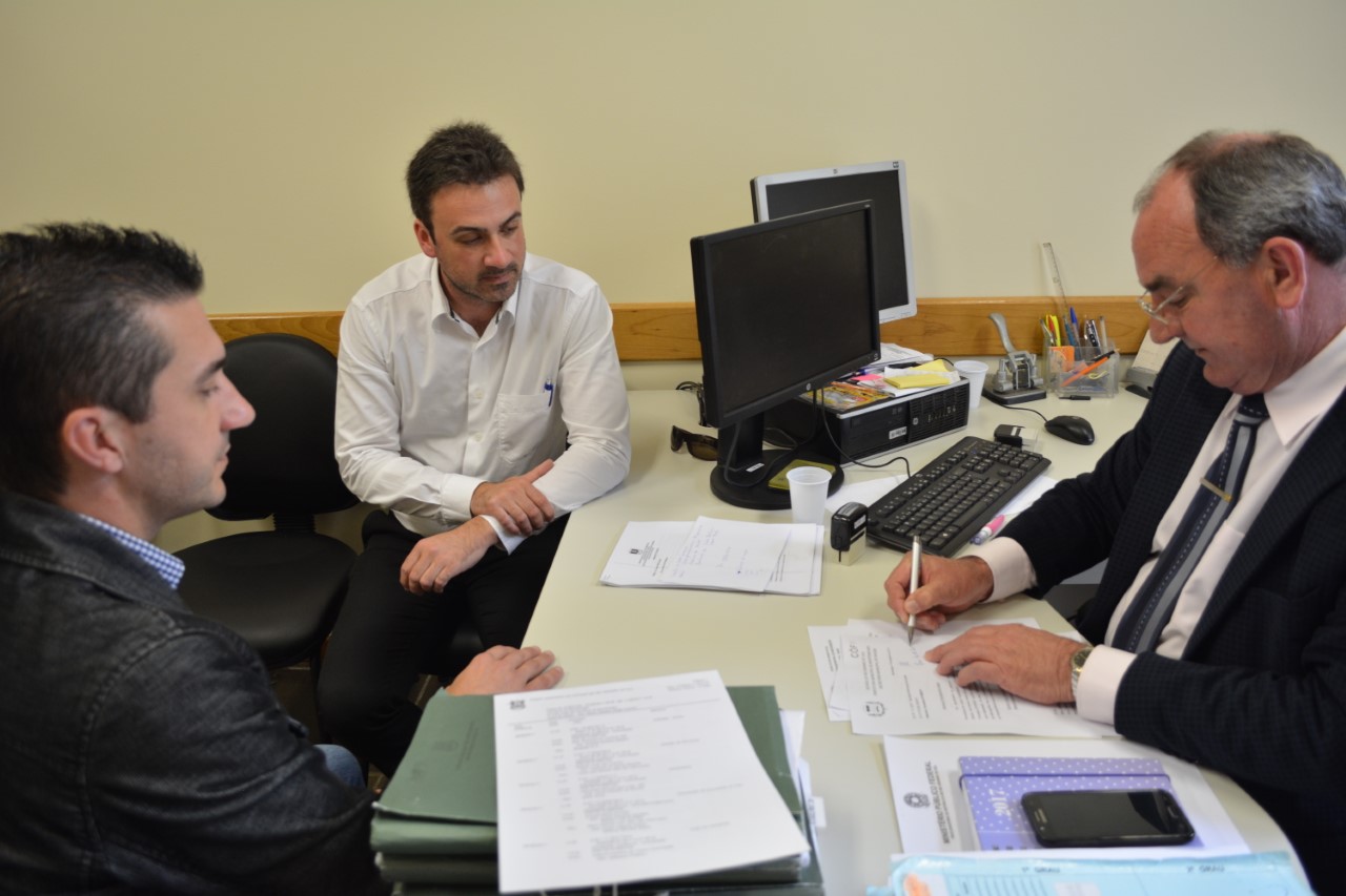 Von entrega ao MP cópia do Convênio para o Mamógrafo e Raios X no HM